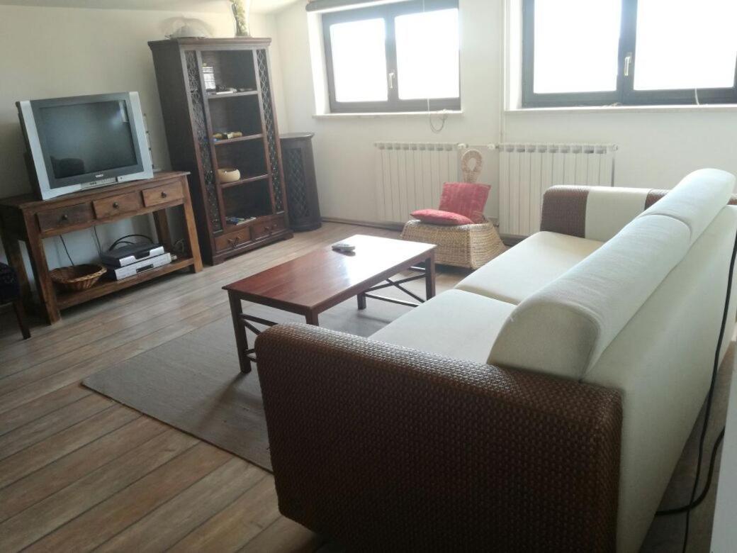 Nice, Cosy Studio Apartment With Shared Outdoor Pool Banjole Kültér fotó