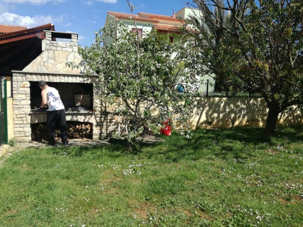 Nice, Cosy Studio Apartment With Shared Outdoor Pool Banjole Kültér fotó