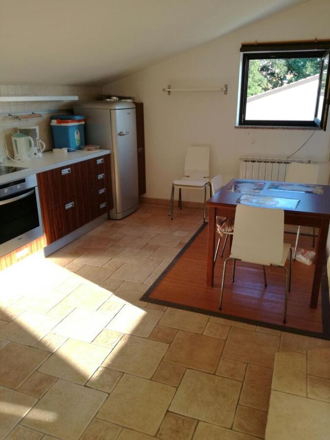 Nice, Cosy Studio Apartment With Shared Outdoor Pool Banjole Kültér fotó