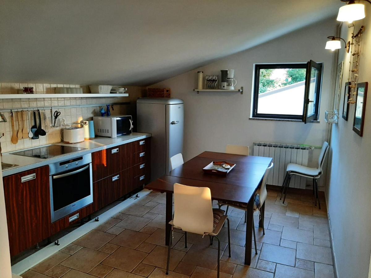 Nice, Cosy Studio Apartment With Shared Outdoor Pool Banjole Kültér fotó